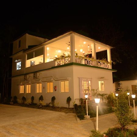 Jaldapara Forest Tourist Lodge Jftl Madari Hat Bagian luar foto