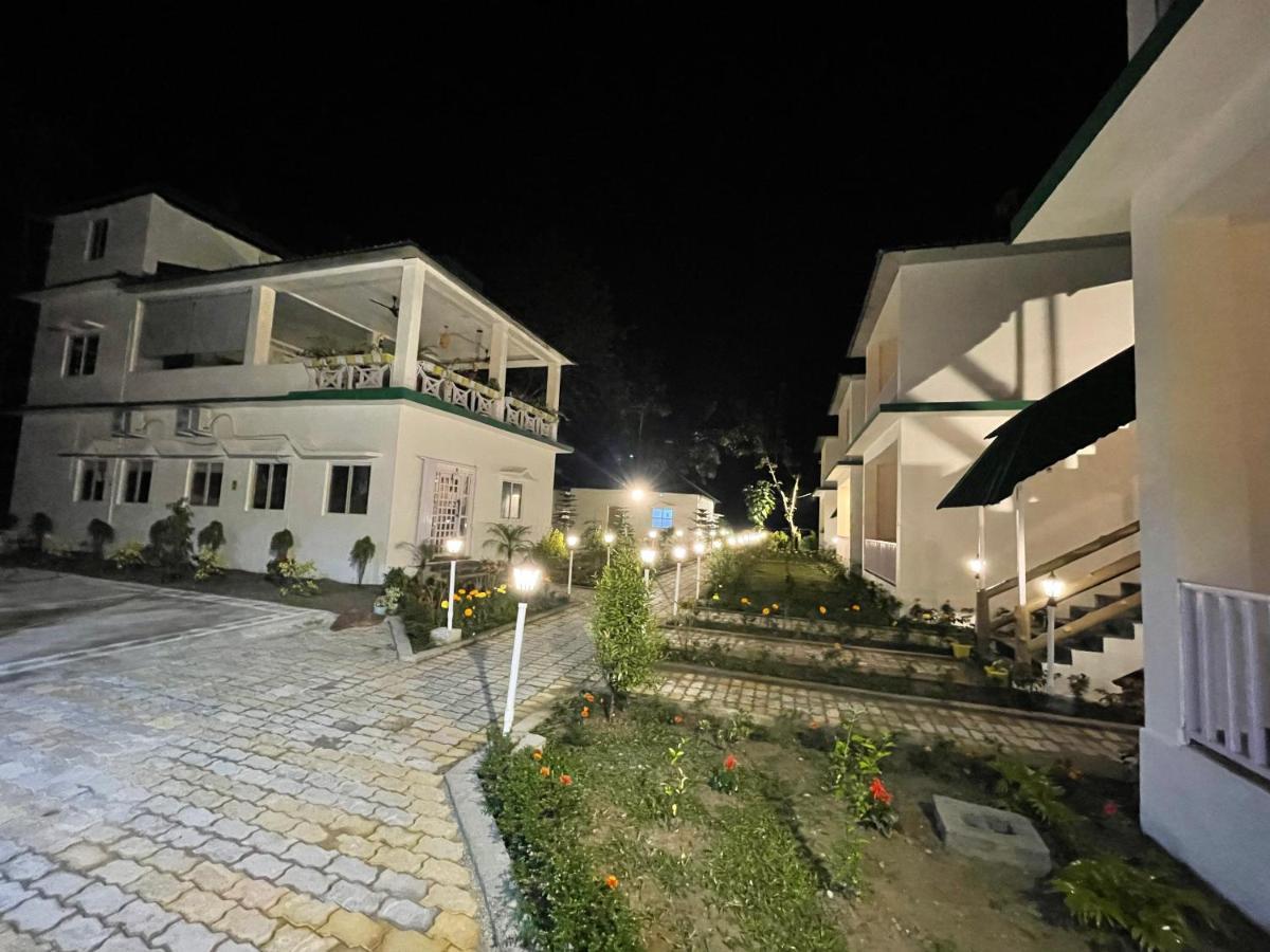 Jaldapara Forest Tourist Lodge Jftl Madari Hat Bagian luar foto