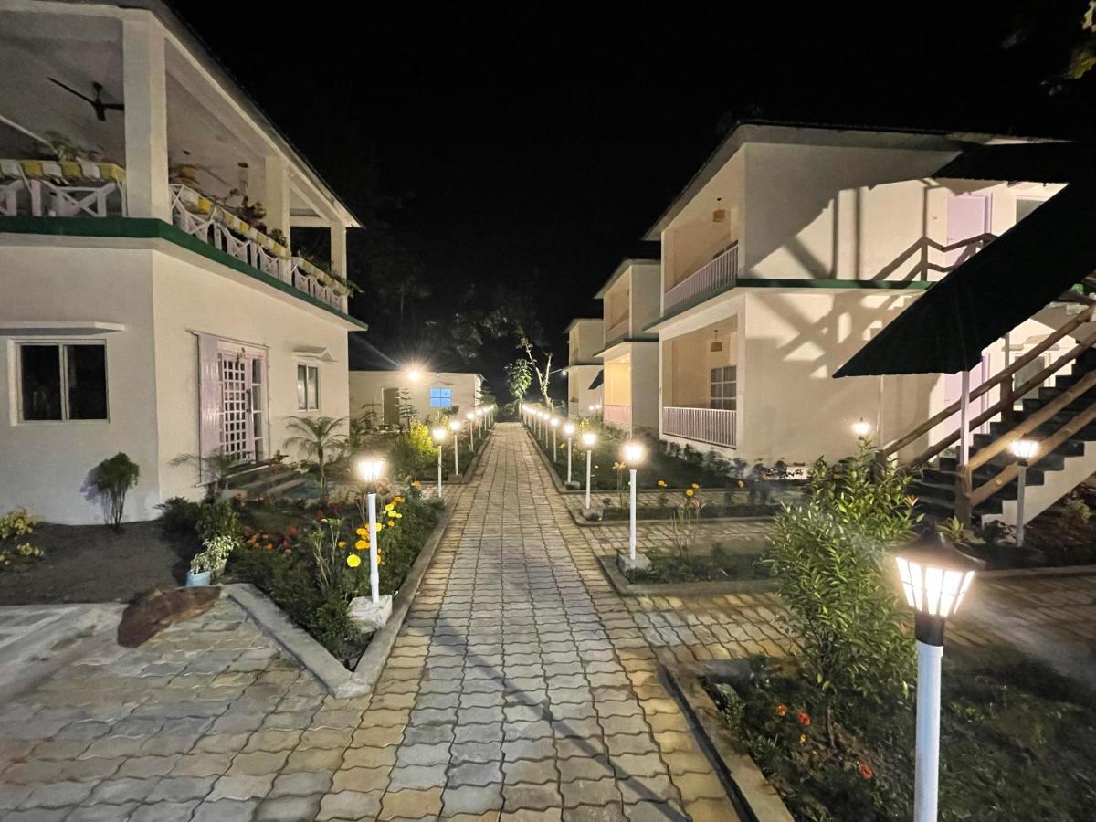 Jaldapara Forest Tourist Lodge Jftl Madari Hat Bagian luar foto