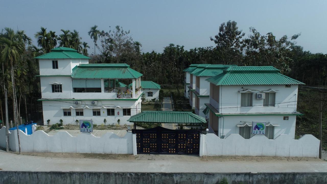 Jaldapara Forest Tourist Lodge Jftl Madari Hat Bagian luar foto
